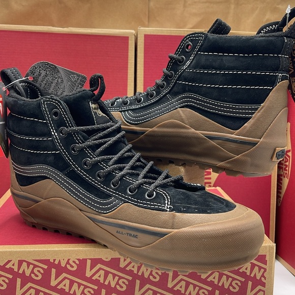Vans Women’s Sk8-Hi Dip Mte-2
Black/Gum
VN0009QKB9M
Boots Cold Weather Sneakers - Picture 9 of 16